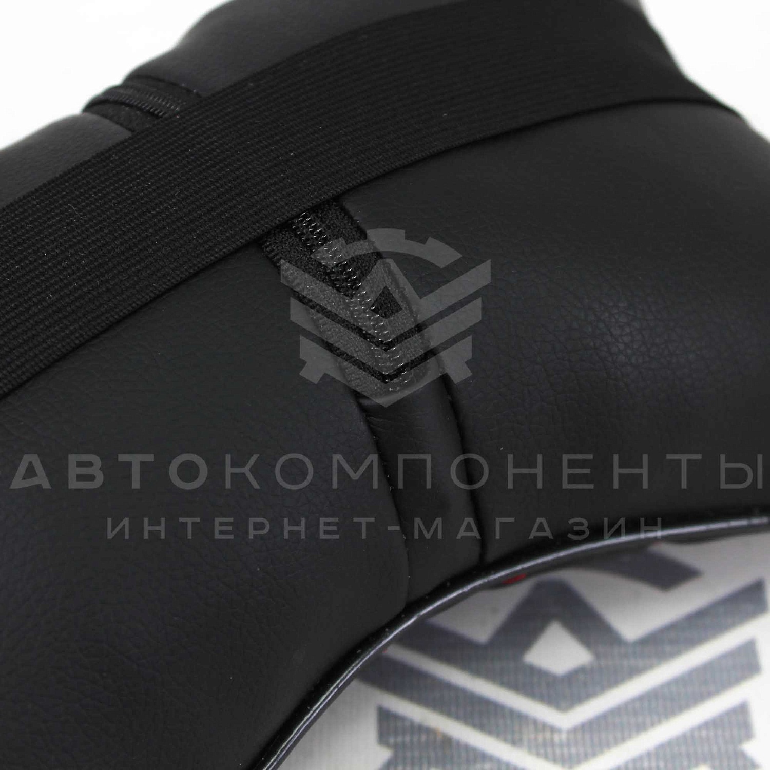 Подушка подголовника с прострочкой "Квадрат по диагонали"