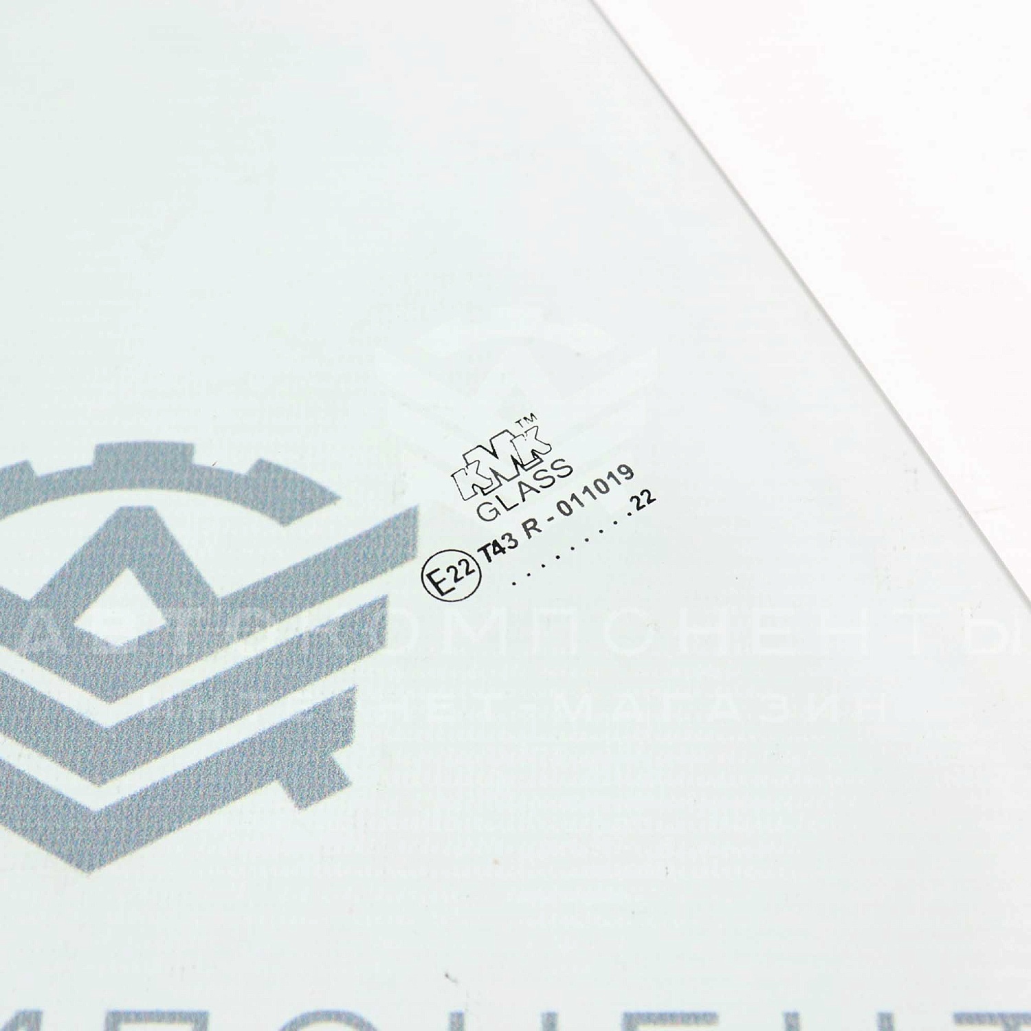 Передние боковые стекла Лада Приора