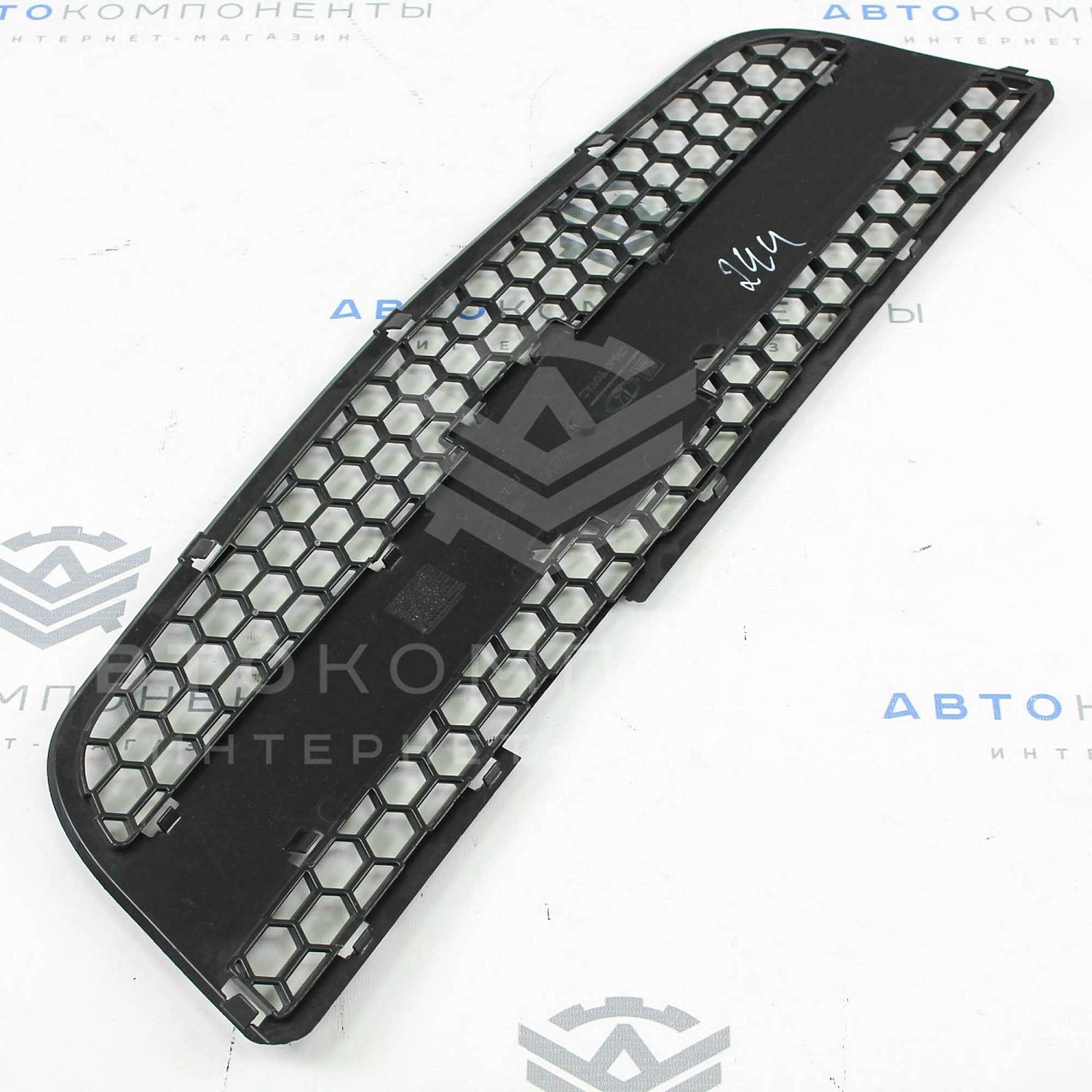 Оригинальная решетка радиатора Шевроле Нива