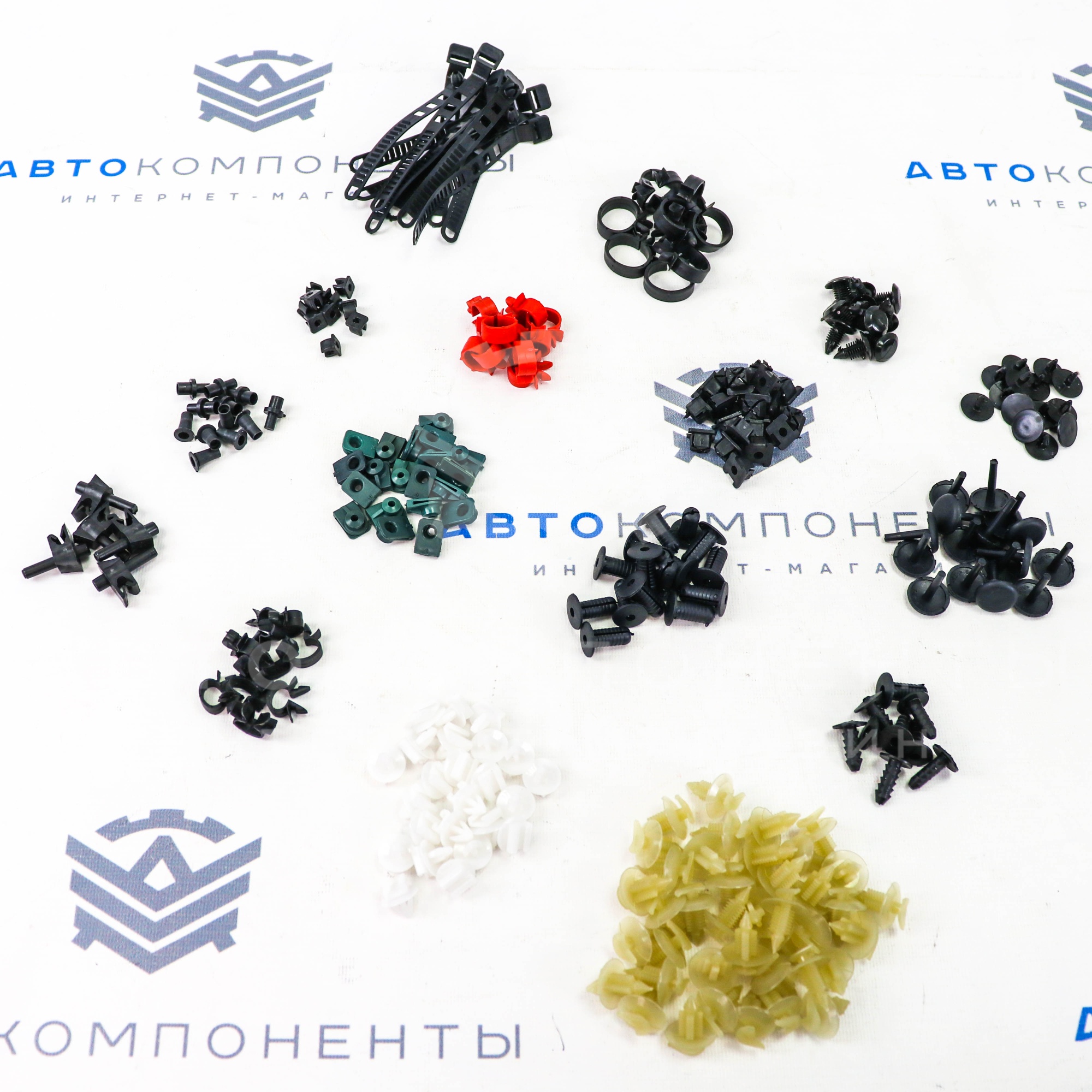 Набор пластмассовых изделий на кузов ВАЗ 2113, 2114, 2115