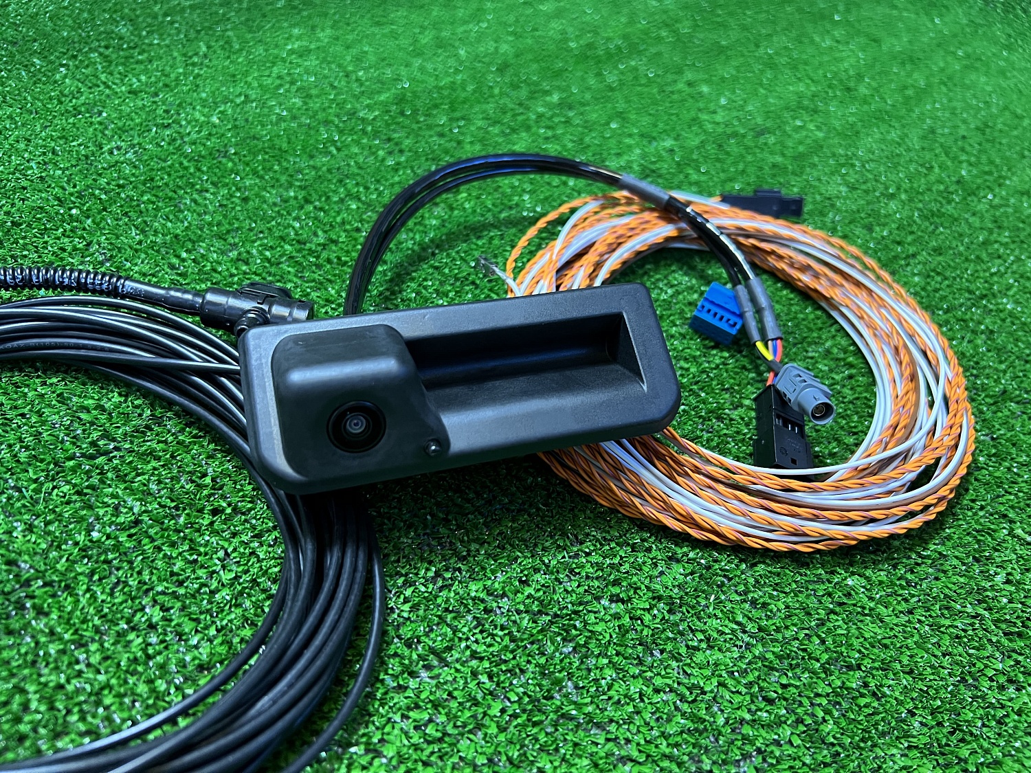 Камера заднего вида (с динамической разметкой) с омывателем Volkswagen Tiguan 2, Teramont