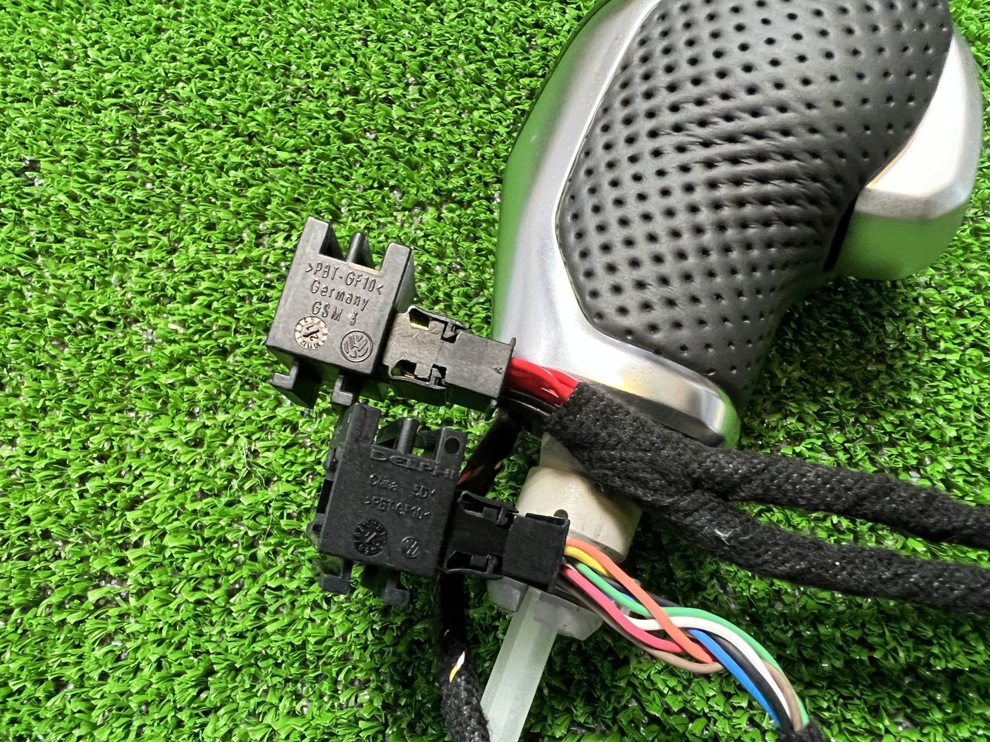 Ручка КПП c белой подсветкой (с перфорацией) Volkswagen, Skoda