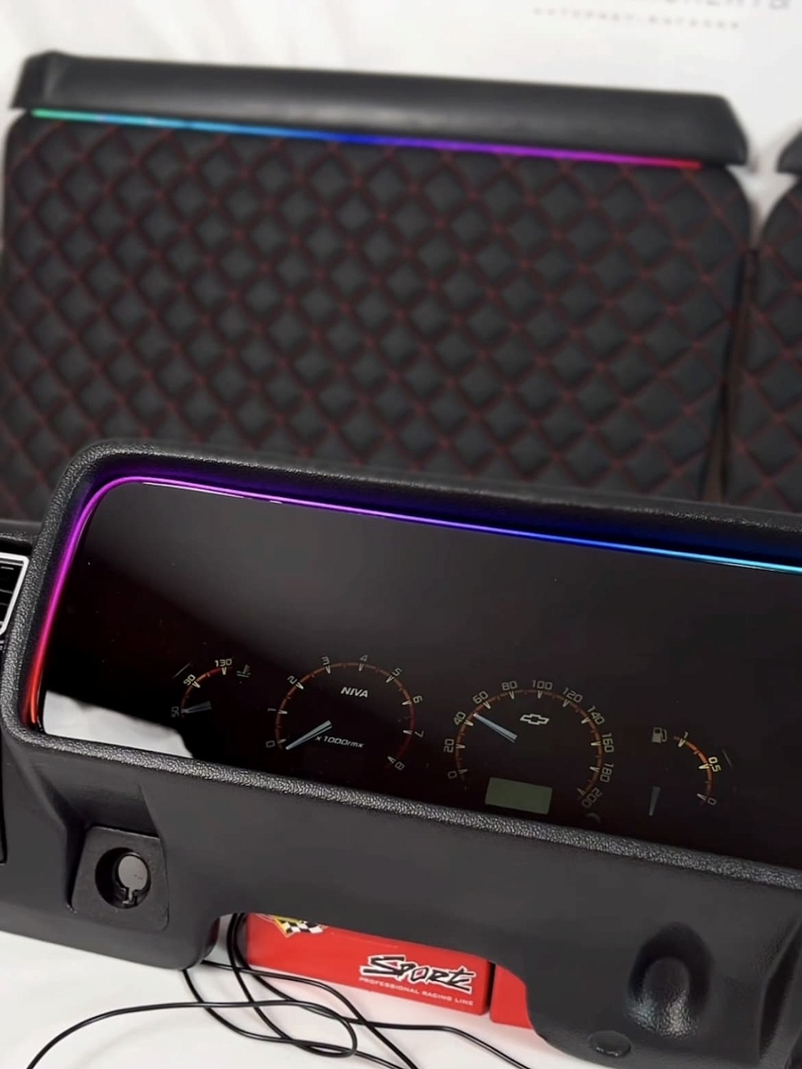 Комплект салона в коже (Обшивки дверей + контурная подсветка) ВАЗ 2107