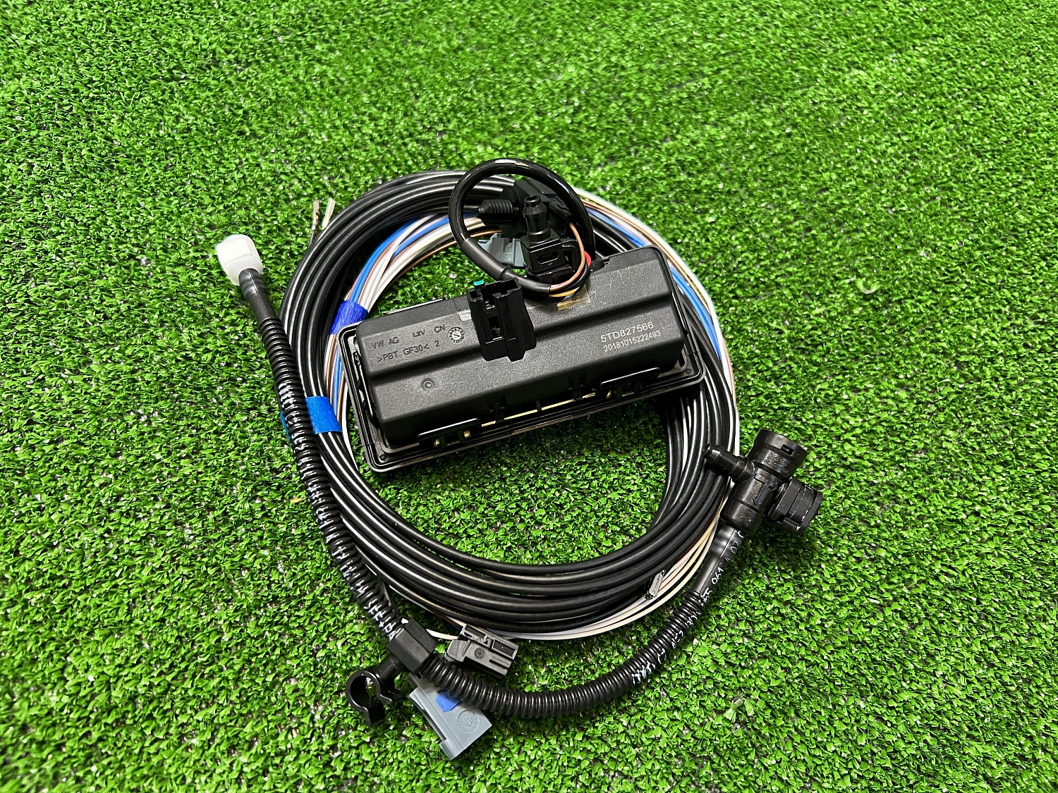 Камера заднего вида (без динамической разметки) с омывателем Volkswagen, Skoda