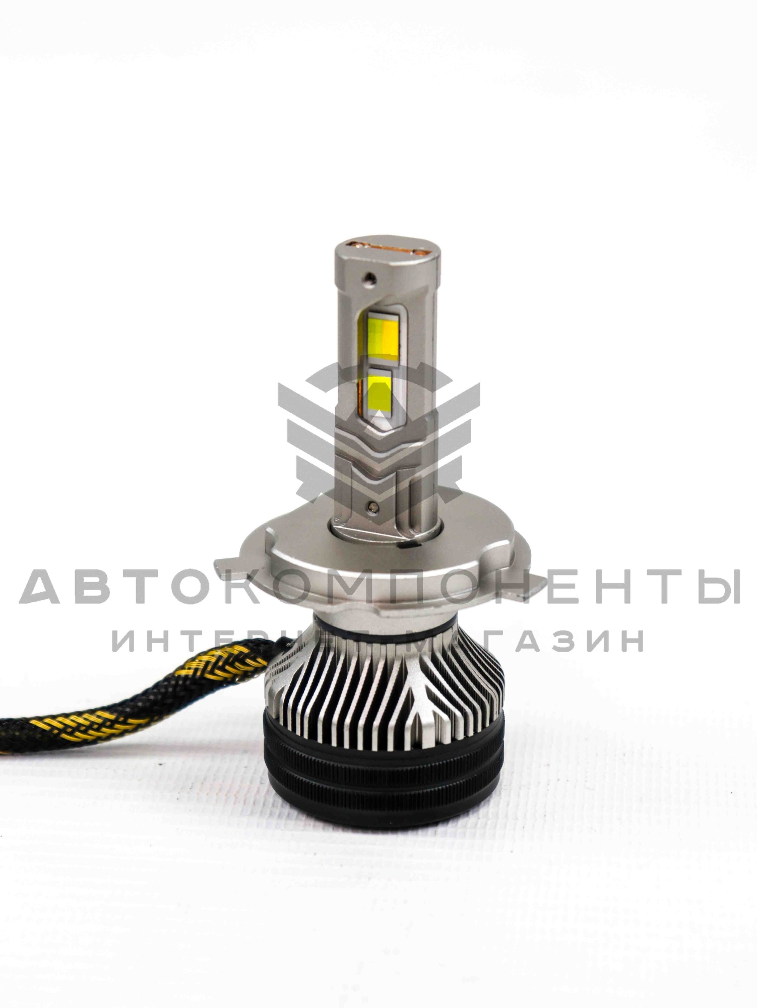 Светодиодные лампы 150W с приложением (H4) с вентилятором охлаждения Светодиодные лампы 150W с приложением (H4) с вентилятором охлаждения